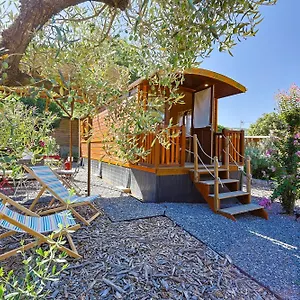 Roulotte Au Coeur Des Vignes, Camping Hyères